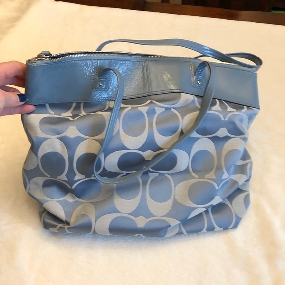 Coach Laura Signature Tote - Picture 4 of 5